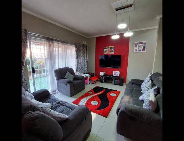 2 BEDROOM PROPERTY TO RENT IN LA MERCY